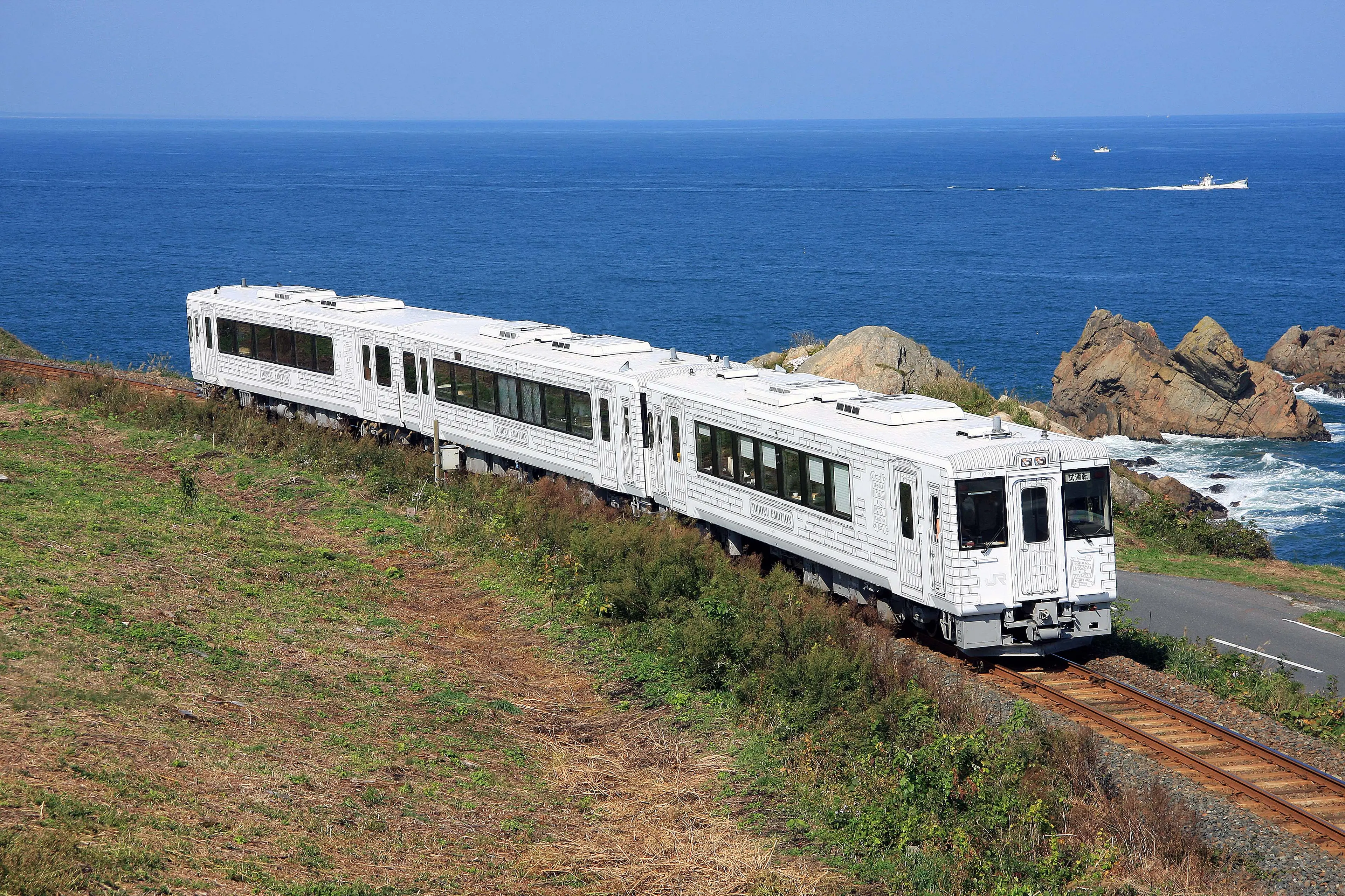 青森リンゴで育んだジャー黒牛、レストラン列車「TOHOKU EMOTION」で！